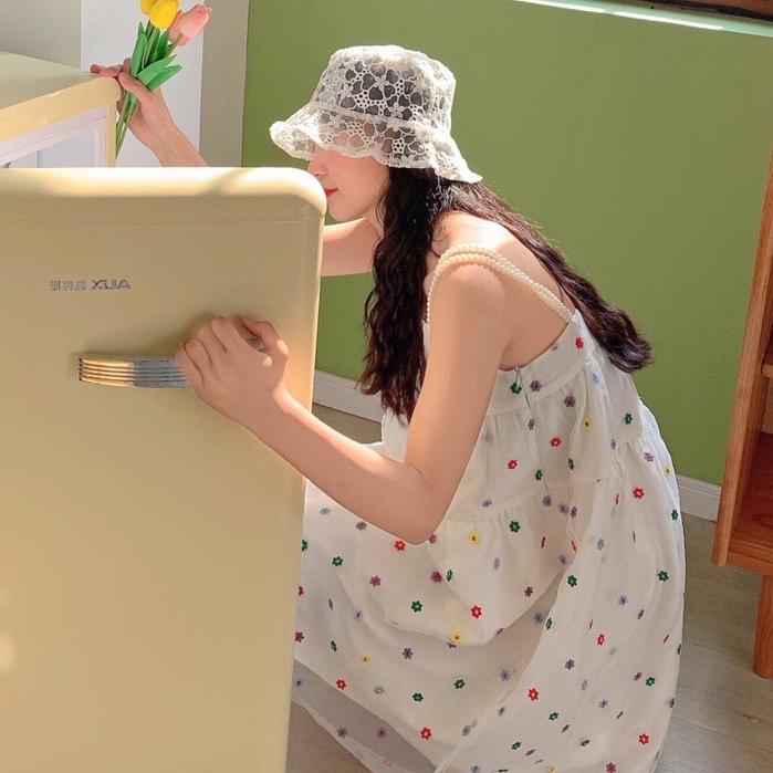 彩点纱小花刺绣连衣裙